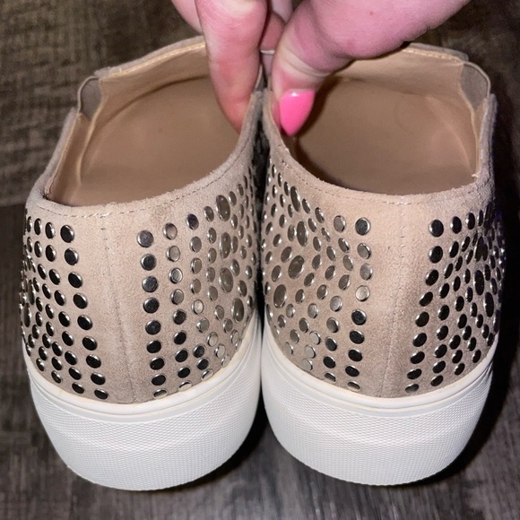 Vince Camuto Kindra Studded Slip On Sneakers size 8 leather platform edgy comfy - Picture 4 of 9